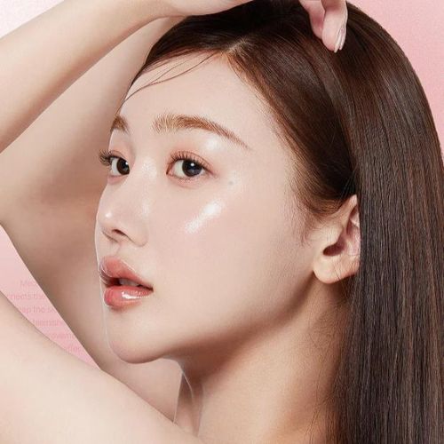 Brightening and barrier-strengthening Korean toner for dull and irritated skin UAE