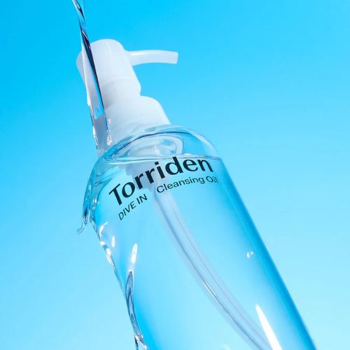 Torriden Dive-In Cleansing Oil Korean hydrating oil cleanser
Torriden cleansing oil texture with 8D hyaluronic acid
Torriden Dive-In oil cleanser for makeup and sunscreen removal